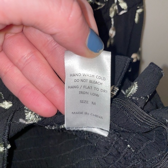 Acoa Chiffon Embroidered Floral cropped button down blouse - Picture 5 of 6